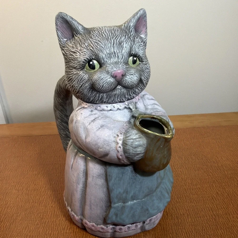 Vtg Mother Cat Ceramic Teapot Hand Painted 8
